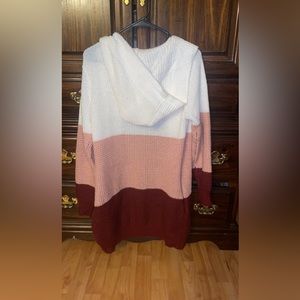 Multi color cartigian, never worn